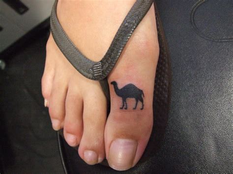 camel toe tattoo